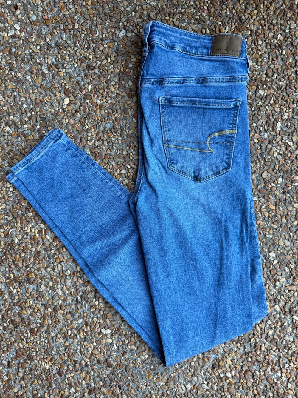 American Eagle Outfitters High-Rise Light Washed Skinny Jeans- Size 8 Long (EUC)